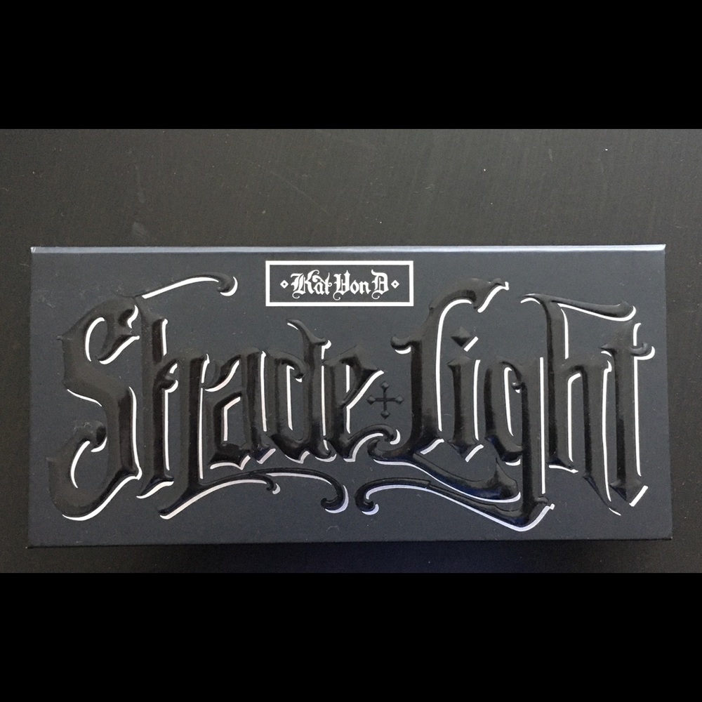 Kat Von D shade and light contouring palette